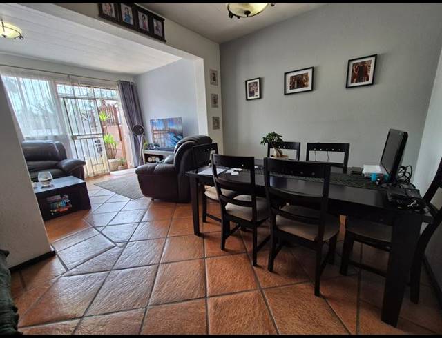 2 BEDROOM TOWNHOUSE FOR SALE IN BRACKENHURST